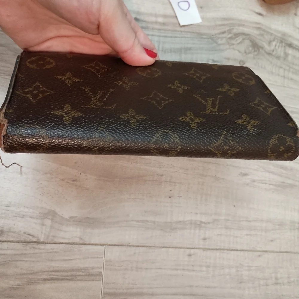Louis Vuitton Brown Monogram Clutch - Picture 7 of 14